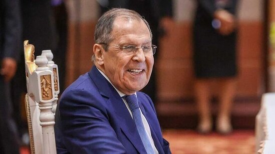 Kambocada Lavrova yaraşmayan köynək necə tikilib? - Özü DANIŞDI