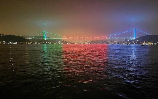 İstanbulun məşhur körpüsü dünən - FOTO/VİDEO