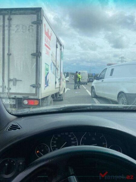 SON DƏQİQƏ: "Aeroport" yolunda dəhşətli QƏZA - MAŞIN AŞDI - YARALILAR VAR- FOTOLAR