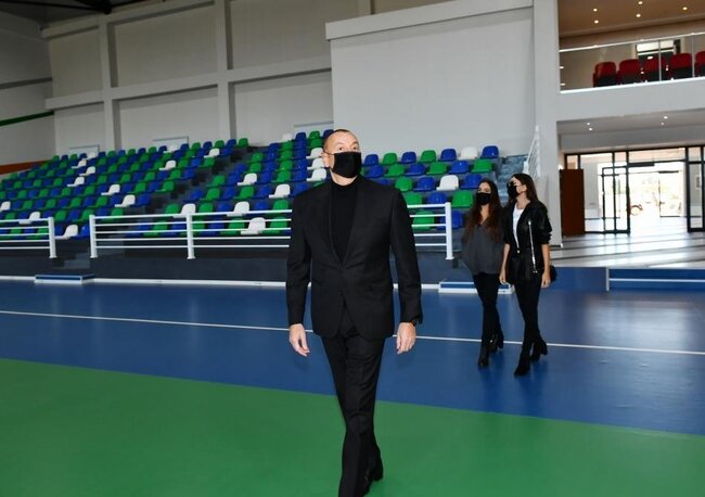 İlham Əliyev ailəsiylə Olimpiya İdman Kompleksində - FOTOLAR