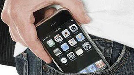 Dəfn mərasimində nazirin telefonu oğurlanıb