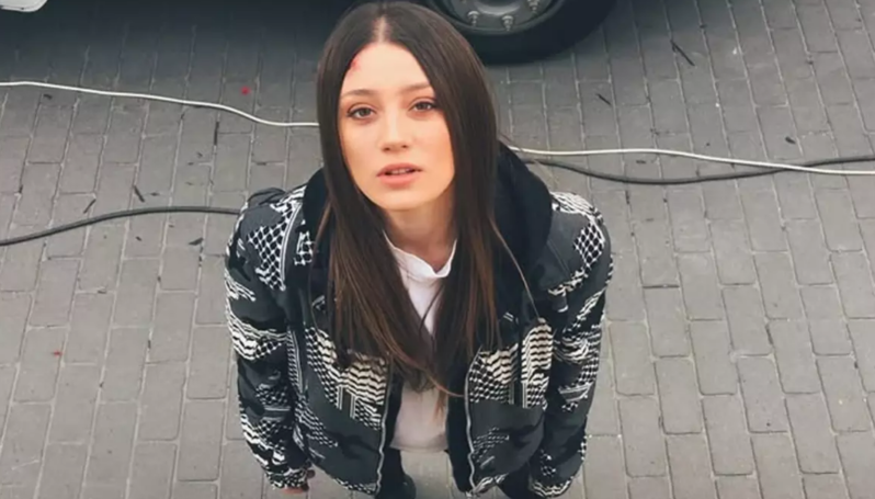 Gizem Karaca sosial media hesabında hamiləlik prosesini paylaşdı