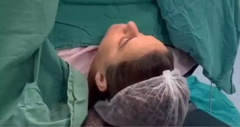 Doğuma girən qadın "Səhər nə etmisən?"sualına görün nə cavab verdi - VİDEO