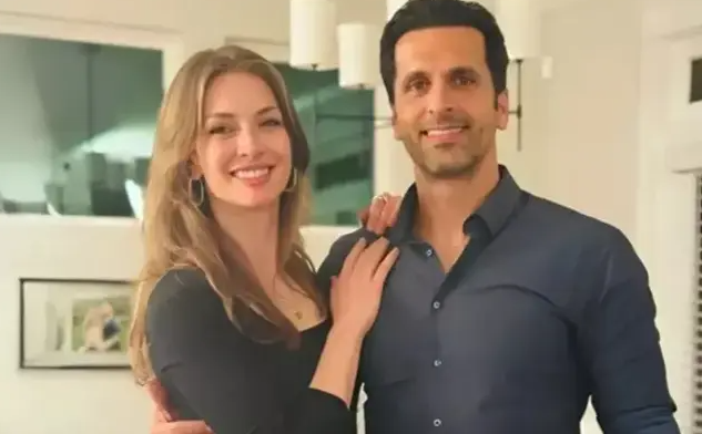 Yasemin Kay Allen keçmiş sevgilisinə geri dönüb