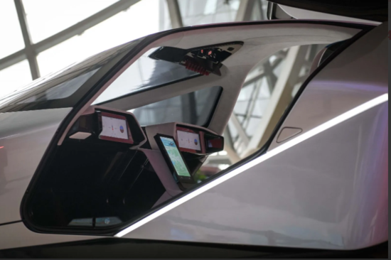 Uçan avtomobil təqdim edildi - FOTO