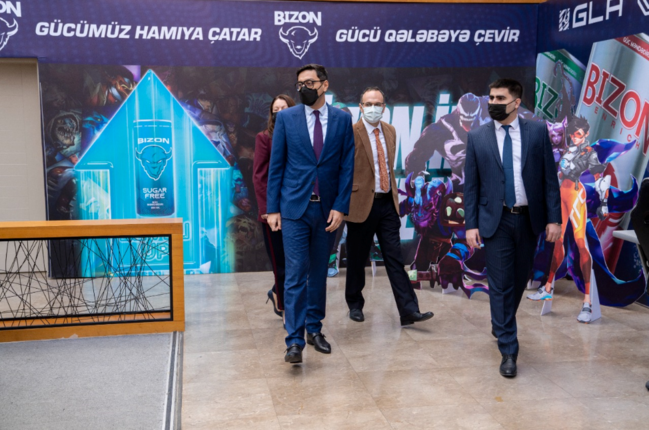 Fərid Qayıbov Qafqazın ən böyük kiber arenası "Bizon E-Sport Arena" ilə tanış olub - VİDEO