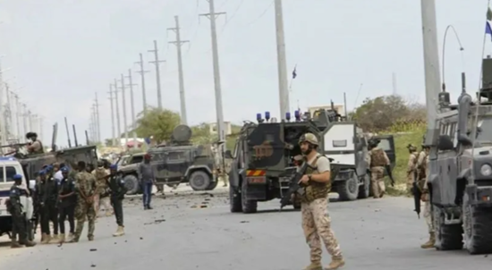 Somalidə otelə hücum olub