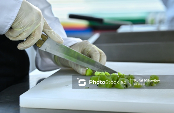 Zibil qabına atdığımız şəfa: Kivini qabığı ilə yeməyin faydaları