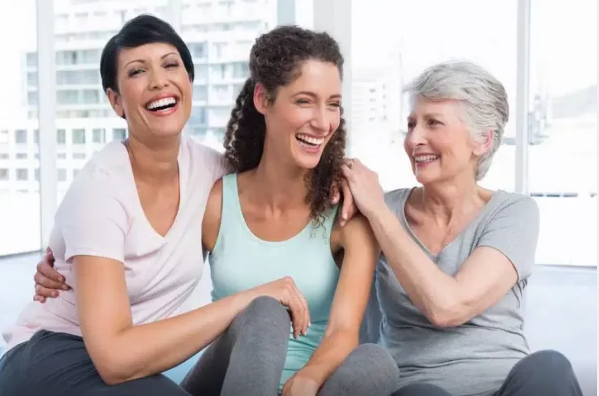 Köklərə qayıdış: böyük ailə ilə yaşamaq yenidən dəb halına gəlib