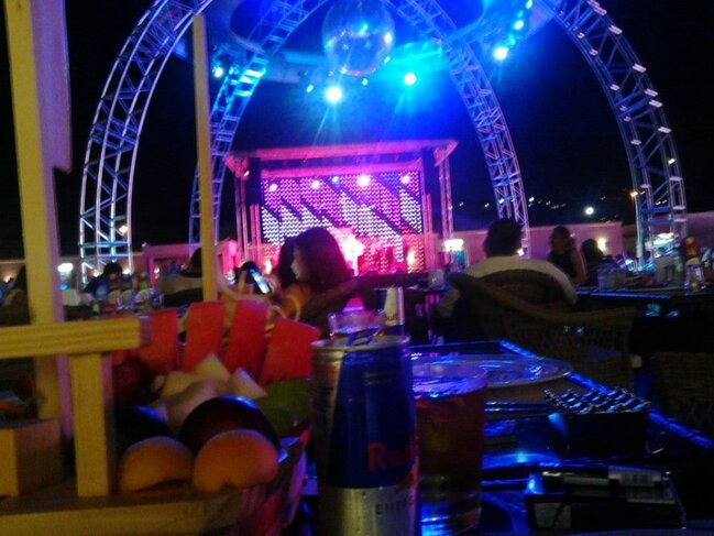 Tələbə bu avtomobildən 50 minlik saat oğurladı, oteldə əyləndi - Hava Limanında saxlanıldı