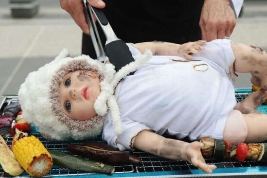 "Körpə"ni manqalda qızartdılar