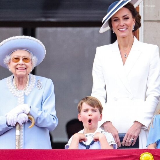 Kraliçanın nəticəsinin bu görüntüləri gündəm oldu