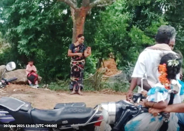 Kreditor borclunun arvadını ağaca bağlayıb döydü