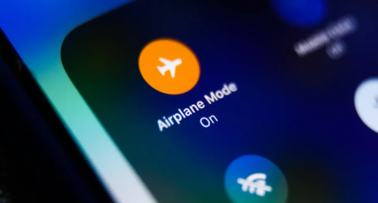 Bu zamanlarda "Uçuş rejimi"ni aktivləşdirməlisiniz