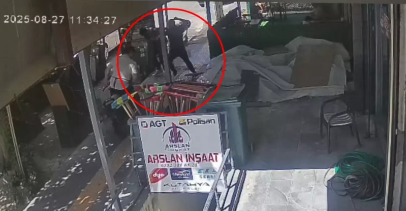 Küçənin ortasında uşağı qaçırmaq istədi, vətəndaş mane oldu - VİDEO