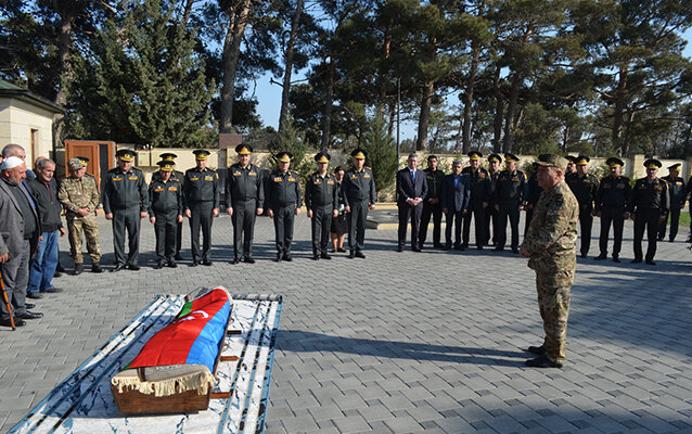 Kərim Vəliyev general-mayorun dəfnində - FOTO