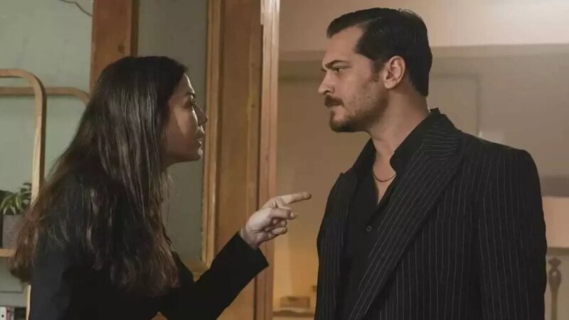 Çağatay Ulusoy Kıvanç Tatlıtuğ ilə qonşu oldu