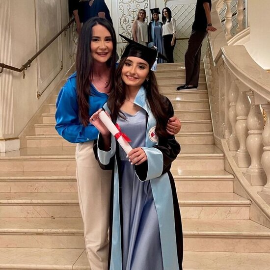 Leylanın qızı məzun oldu - FOTOLAR