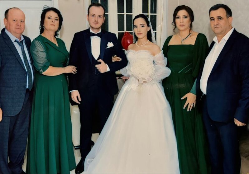 Azərbaycanlı qıza görə dinini dəyişdi: Virtual dünyadan başlayan eşq - FOTOLAR