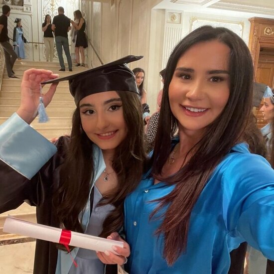 Leylanın qızı məzun oldu - FOTOLAR