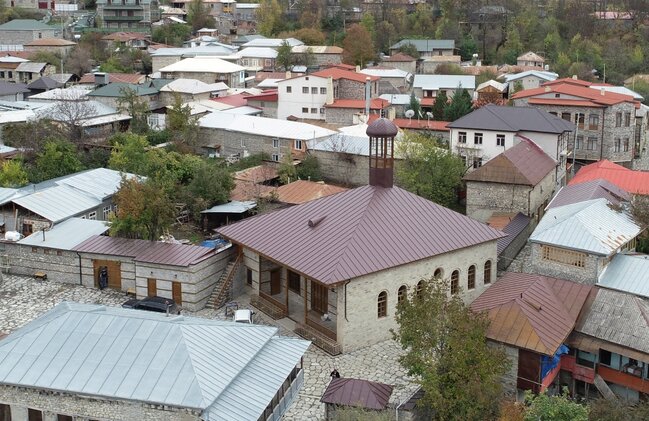 İlham Əliyev və Mehriban Əliyeva Lahıcda sakinlərlə söhbətləşdi - VİDEO