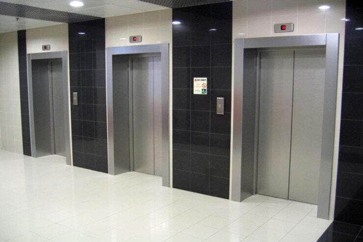 Qadın liftdə alışıb yandı - HADİSƏ ANI