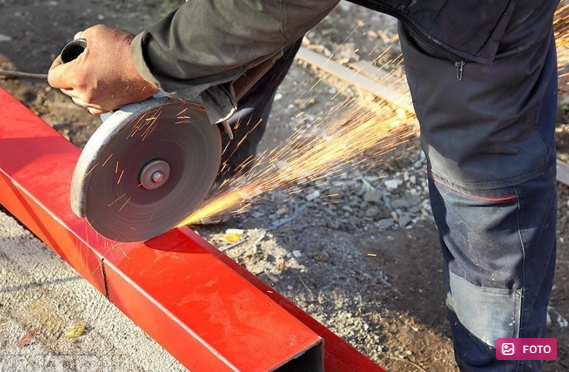 Bakıda DƏHŞƏT: "Laqonda" kişinin üzünü kəsdi