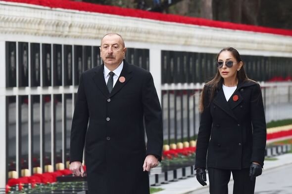 Prezident və xanımı Şəhidlər xiyabanını ziyarət ediblər - FOTO/VİDEO