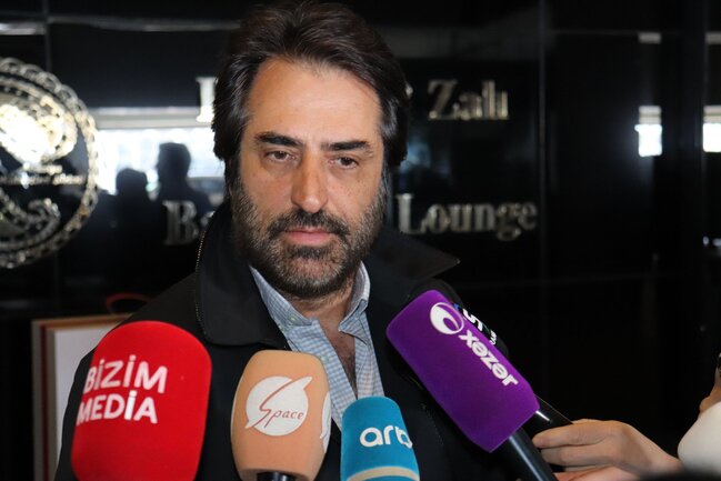 Mahsun Kırmızıgül Bakıda sualları cavablandırdı - FOTO-VİDEO