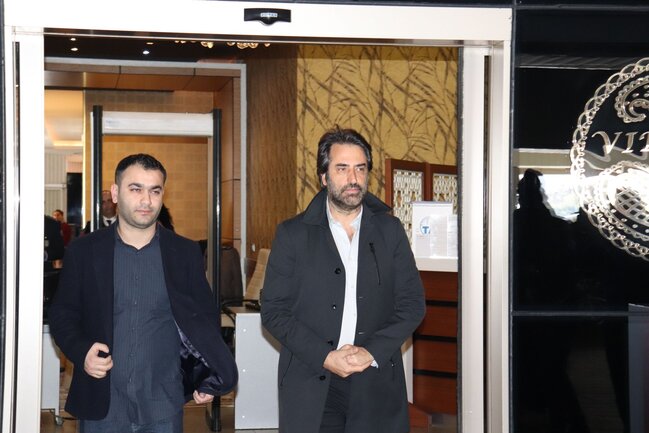 Mahsun Kırmızıgül Bakıda sualları cavablandırdı - FOTO-VİDEO