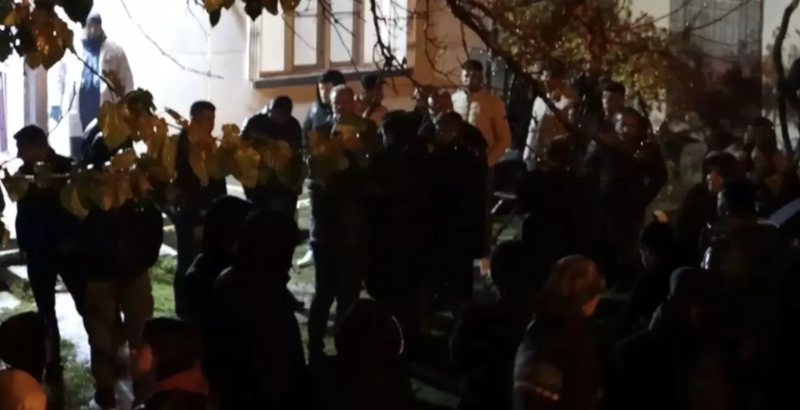 Kişi həyat yoldaşını və bacanağını öldürüb, hadisə yerindən qaçdı