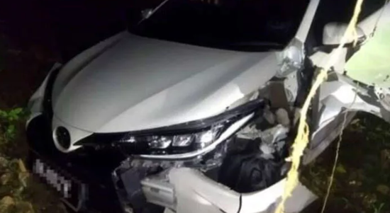 Uşaqlar atalarının maşınını qaçıraraq qəza keçiriblər