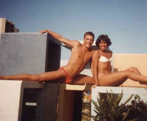 Azərbaycanlı gəlini olan və 5 dəfə evlənən Van Dammın ailəsində XOŞ GÜN - FOTO