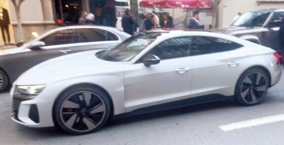 Mehmet Ali Erbildən həyat yoldaşına təəccübləndirən jest - FOTO