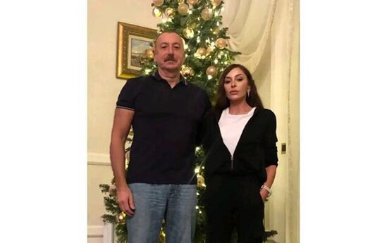Mehriban Əliyeva Prezidentlə Yeni il fotosunu paylaşdı