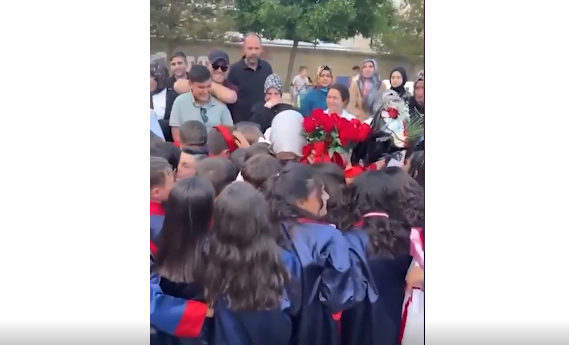 Məktəblərdə məzuniyyət mərasimləri müzakirələrə səbəb oldu - VİDEO