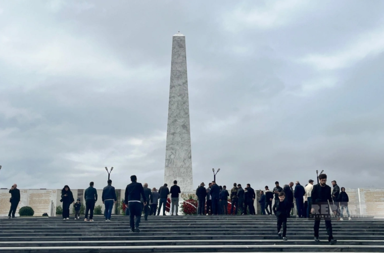 Hərbi Memorial Məzarlıqda 44 metrlik monumental abidə ucaldılıb