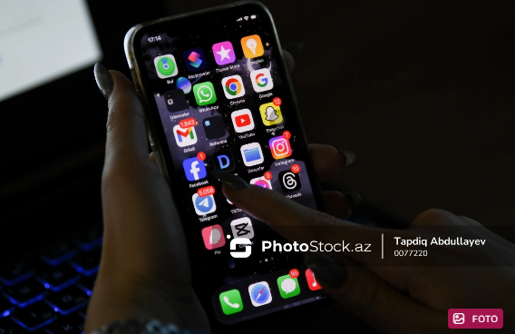 Bakıda avtomobil qiymətinə telefon satışa çıxarıldı