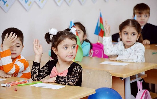 Bakı məktəblərində istilik problemi: "Uşaqlar evə xəstə qayıdır"