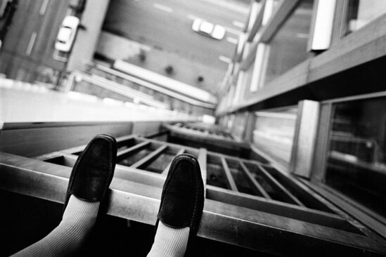 Bakıda kişi özünü 13-cü mərtəbədən atdı