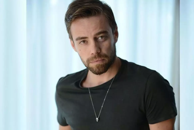 Məşhur müğənni 13-cü dəfə burun əməliyyatı oldu - FOTO