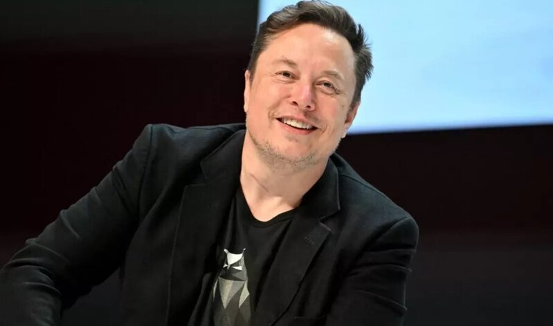 İlon Mask tarixdə sərvəti 850 milyard dollara çatan ilk insan oldu