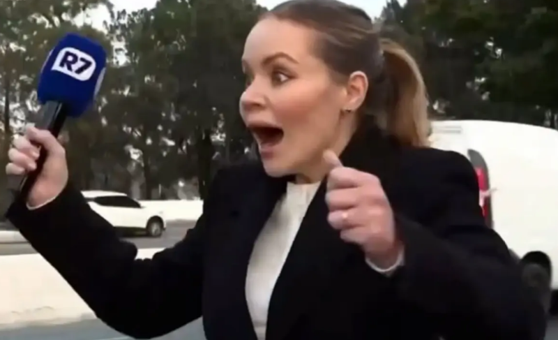 Canlı yayın zamanı velosipedli oğru jurnalisti qarət etdi- FOTO