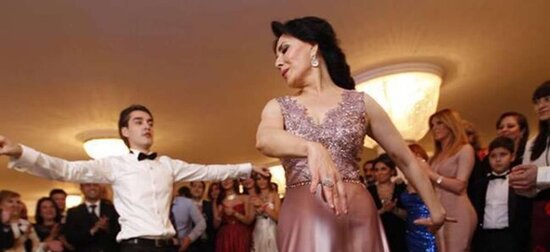 Əməkdar artist oğlunu 2-ci dəfə evləndirdi - VİDEO