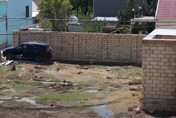 Abşeronda həyətlərə su dolur: Sakinlər narahatdırlar