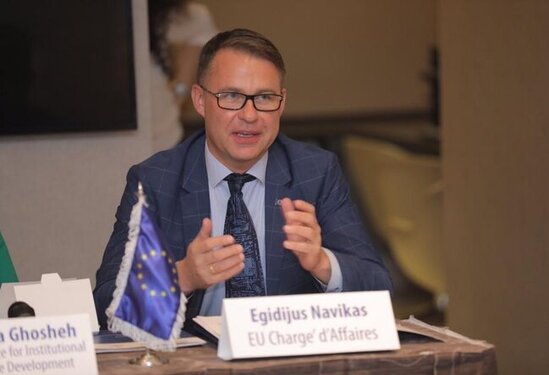 Bakıda səfirin sürdüyü maşın qəzaya düşdü