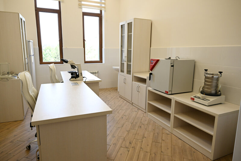 Prezident və xanımı Bakıda Botanika İnstitutunun yeni binasının açılışında iştirak edib və Nəbatat Bağında görülən işlərlə tanış olublar - FOTO