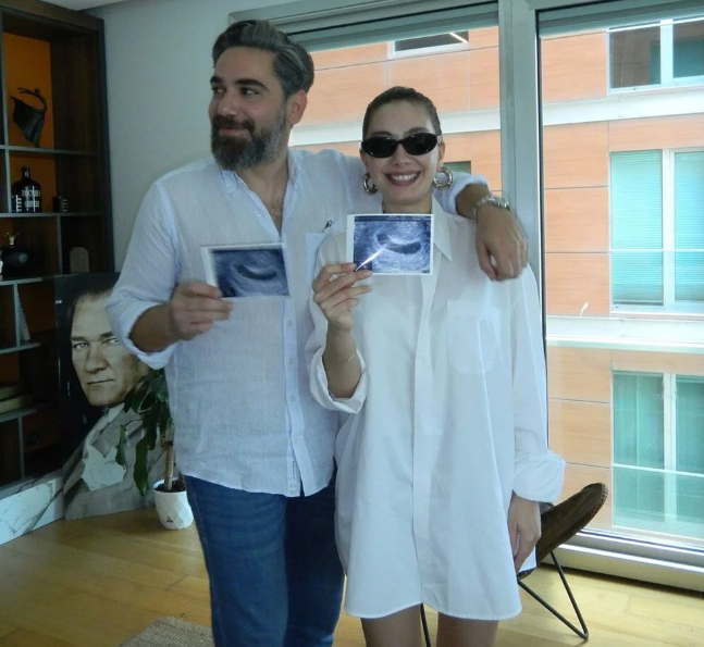 Məşhur aktrisadan hamiləlik pozaları