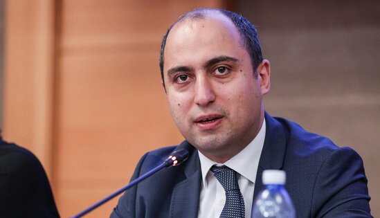 Nazirdən müəllimlərin geyim qadağası ilə bağlı AÇIQLAMA