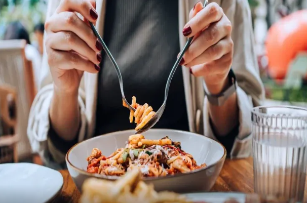 Niyə qışda daha çox aclıq hiss edirsiniz? - Dietoloqun CAVABI